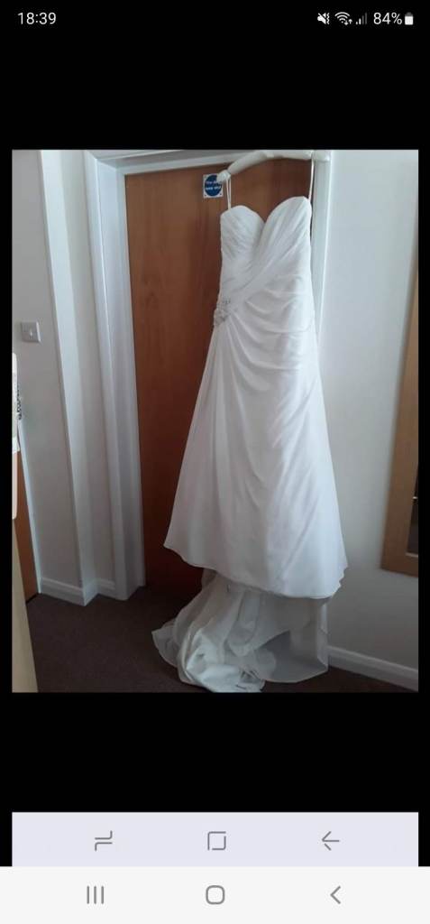White rose wedding dress size 18