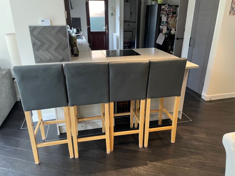 Set of 4 Grey Bar Stools with Wooden Legs