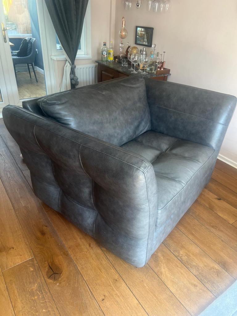 Snuggle Chair 