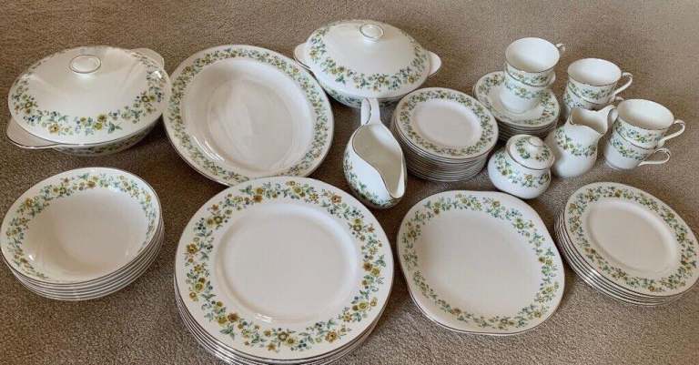 Royal Doulton Ainsdale China Dinner & Tea Service