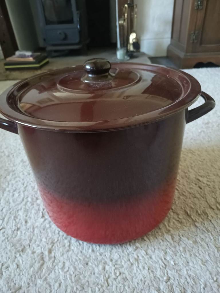 LA ESTRELLA EXTRA LARGE STOCK POT- ENAMELLED METAL