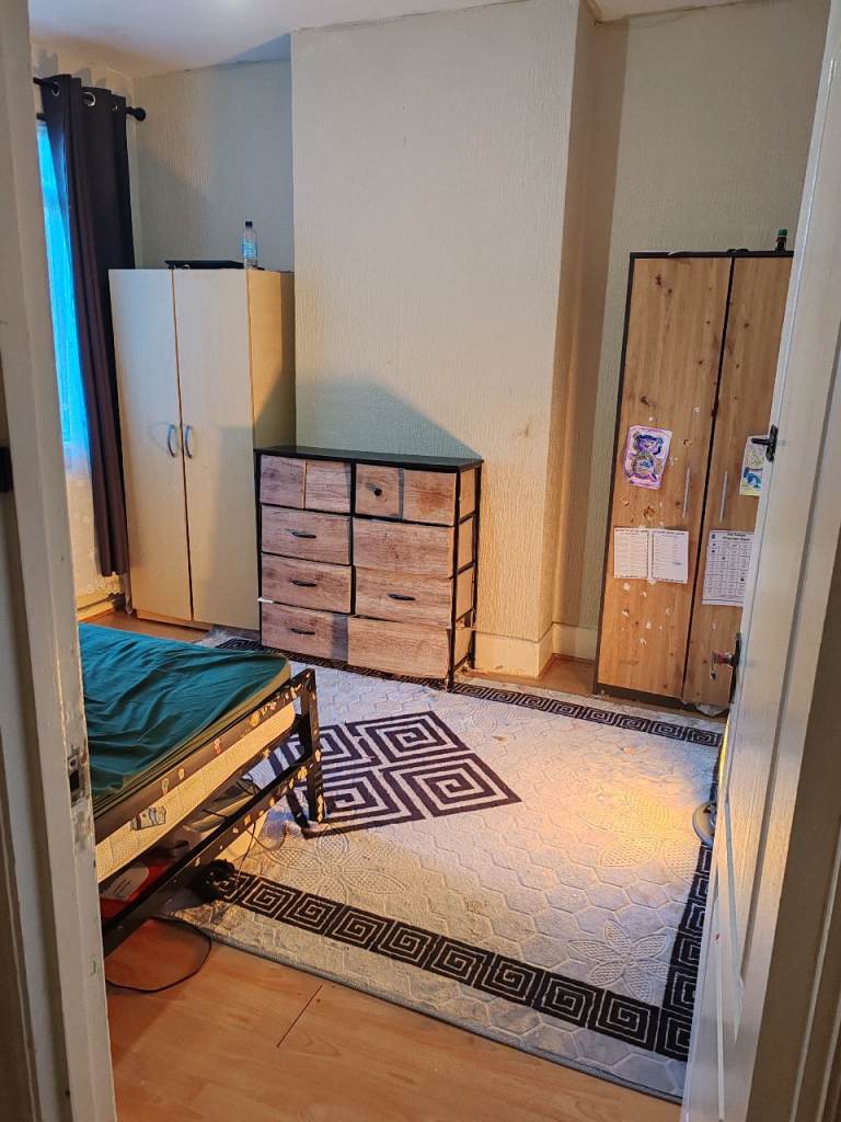 Spacious Double bedroom to Rent IG1