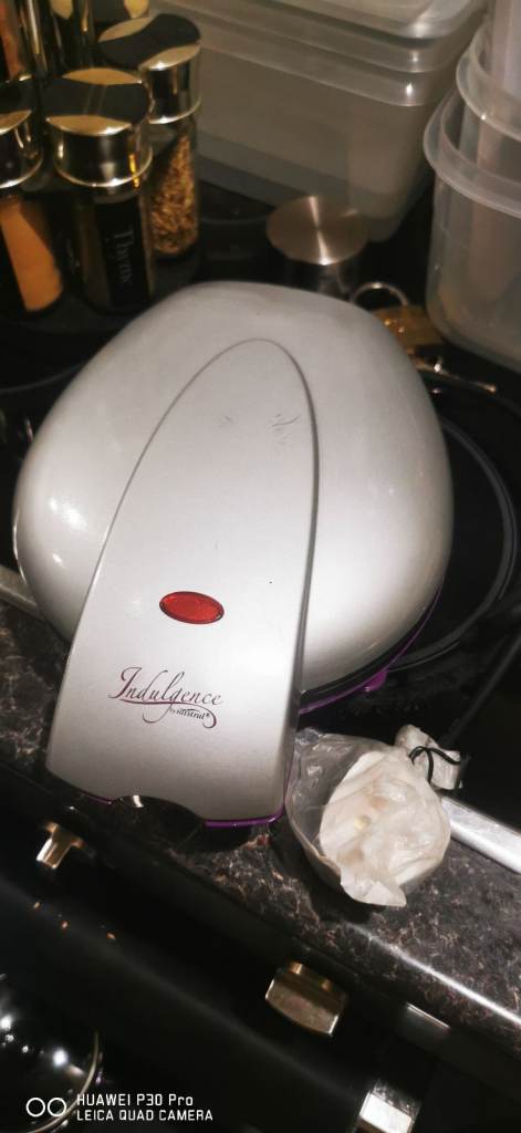 Mistral Indulgence mini ring doughnut maker