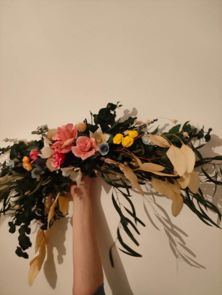 Flowers for wedding arch