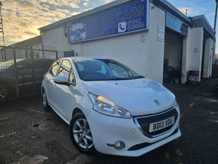 2013 Peugeot 208 1.2 VTi Active Hatchback 5dr Petrol Manual Euro 5 (82 ps) Hatchback Petrol Manual