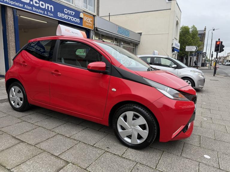 TOYOTA AYGO 1.0 VVT-i x-play 2015