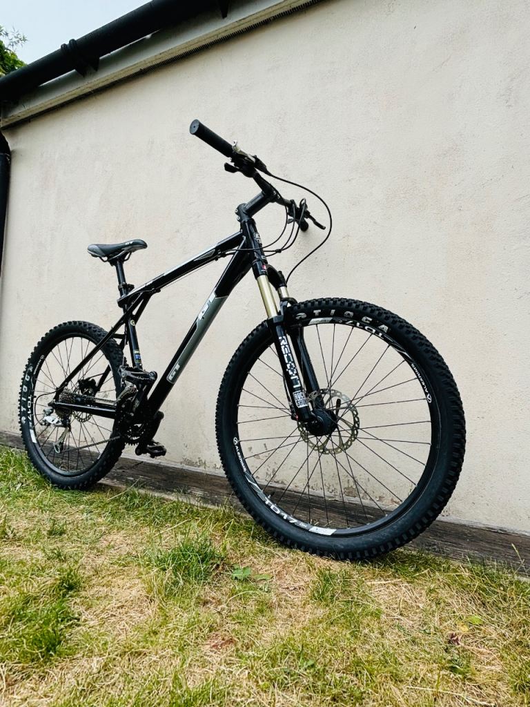 GT BIKE IN AMAZING CONDITION 