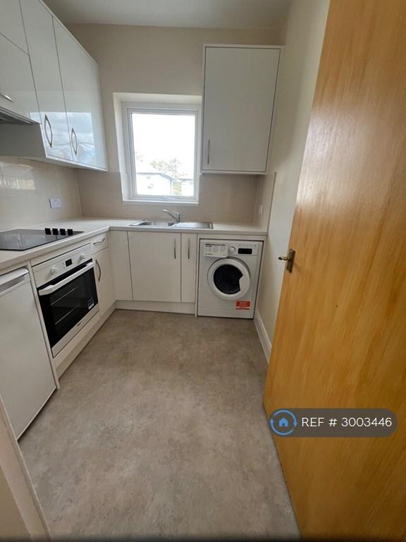 1 bedroom flat in Lichfield Grove, London, N3 (1 bed) (#3003446)