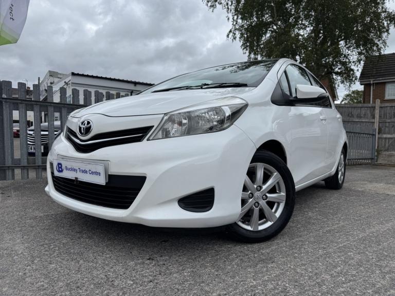 TOYOTA YARIS 1.0 VVT-i TR Euro 5 5dr White Manual Petrol 2013