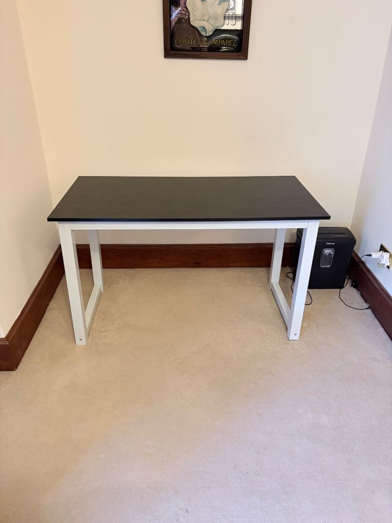 Black and White Desk - Good Condition