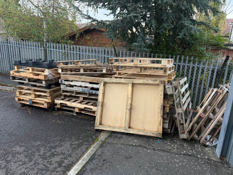 Free pallets for collection