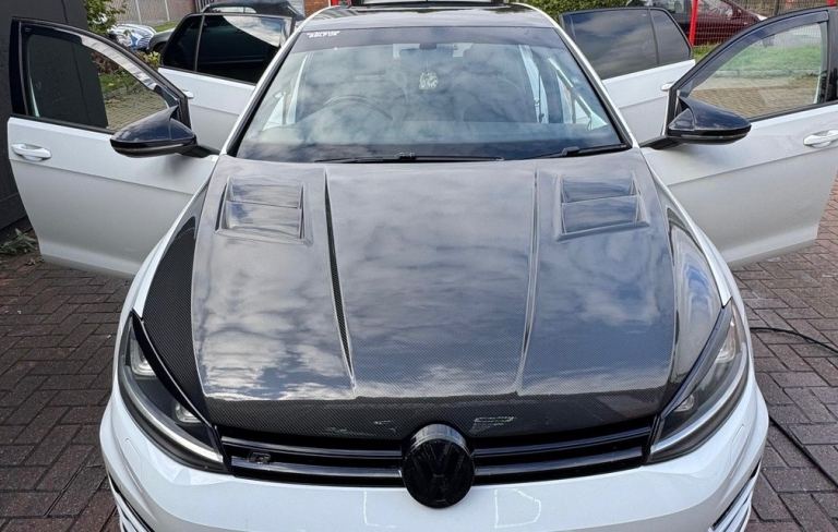Golf R carbon fibre bonnet 