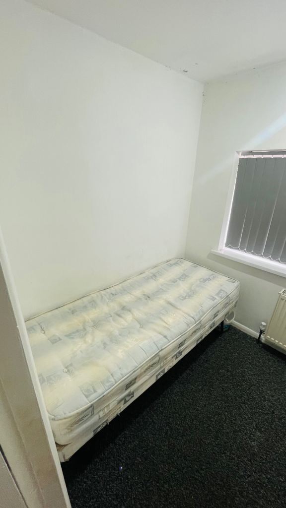 Box room available to rent in thurmaston ( le4 8jj )