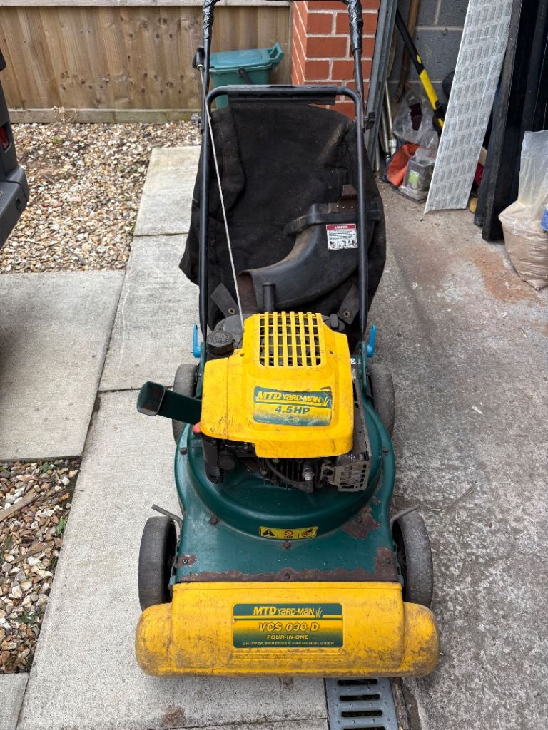 MTD Yard-man VCS 030 D Four In One Chipper Shredder Vacuum Blower