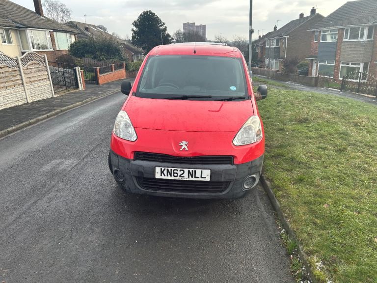 Peugeot, PARTNER, Panel Van, 2012, Manual, 1560 (cc) 2 man window cleaning system. 