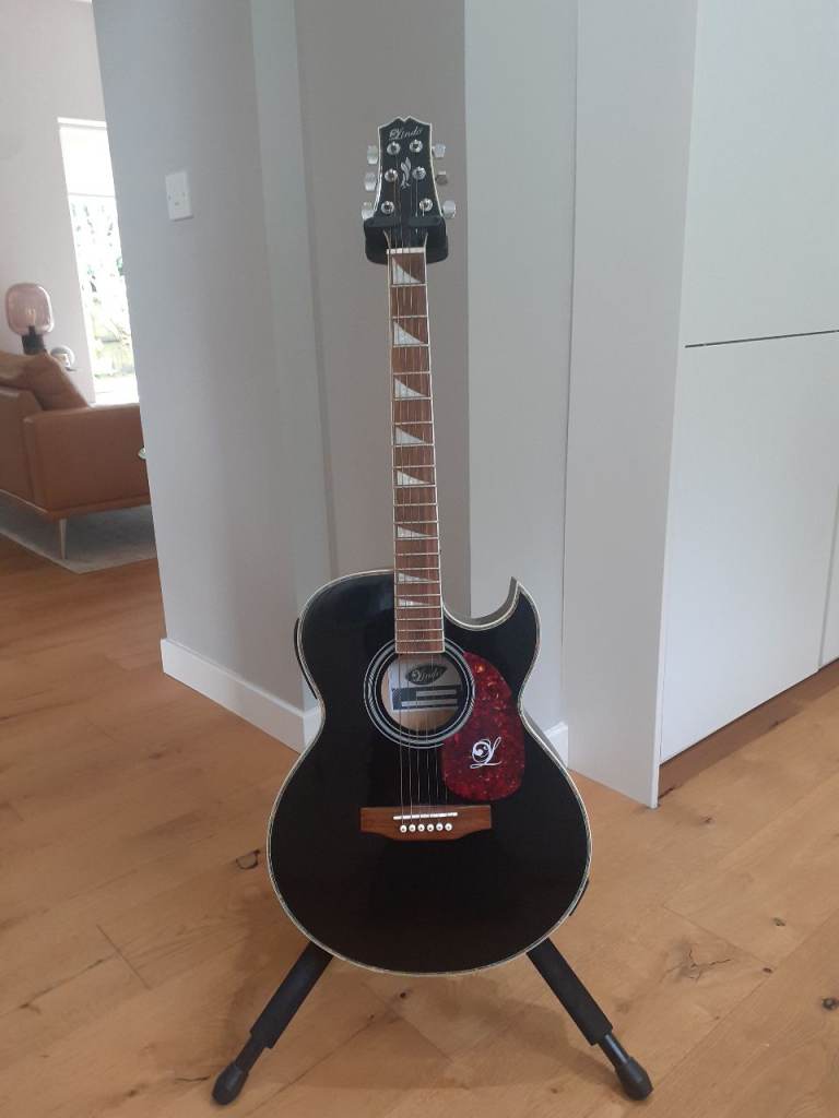 Lindo Acoustic Guitar with amp 