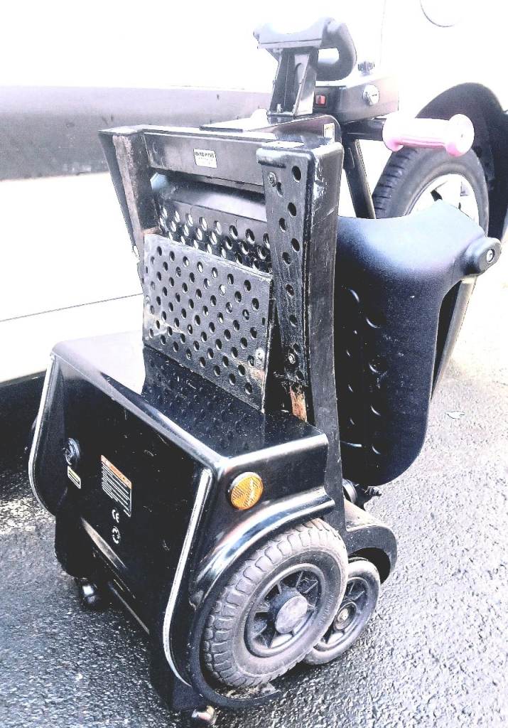 DELVER FOLDING PRO RIDER CAR BOOT MOBILITY SCOOTER EASY TO USE STORE 4MPH PAVEMENT INDOORS OUTDOORS 