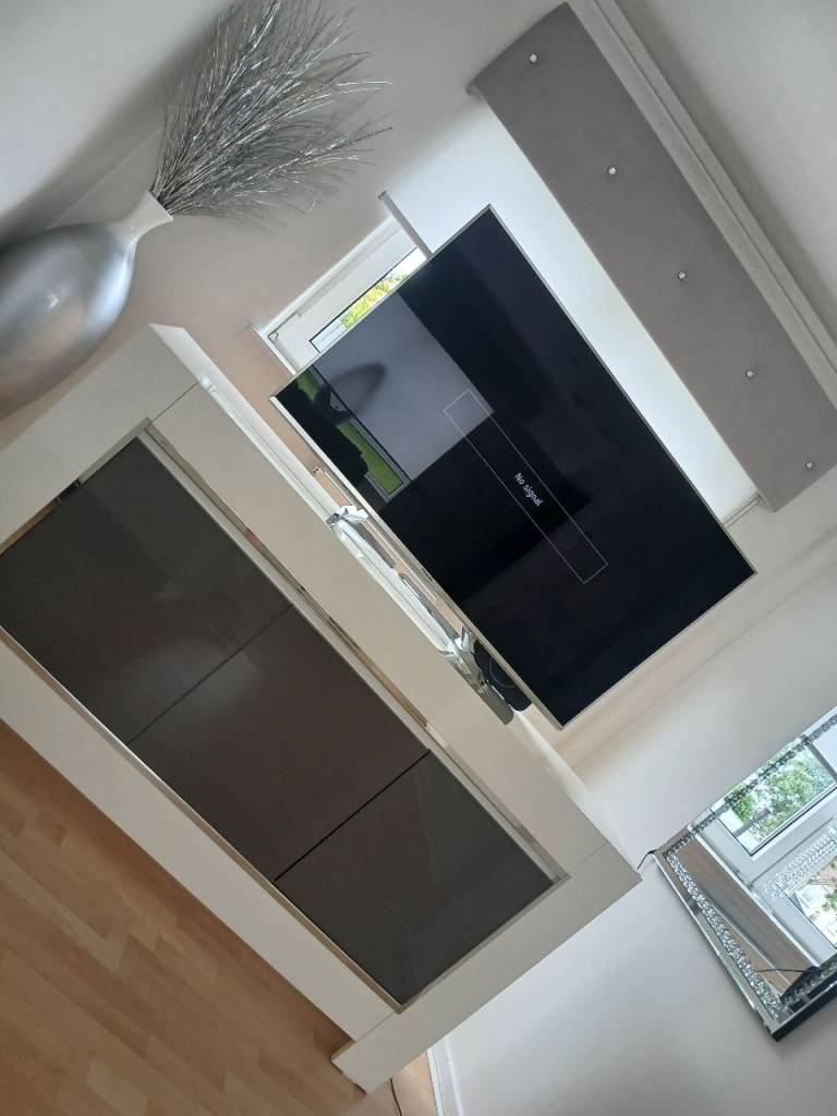 As new italian high gloss mirrored 3 door large sideboard