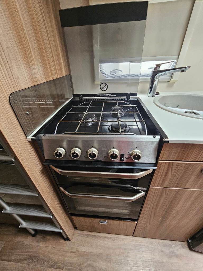 SWIFT Sprite Major 6 TD 6 Berth End Bedroom 2018 in very good condition. 