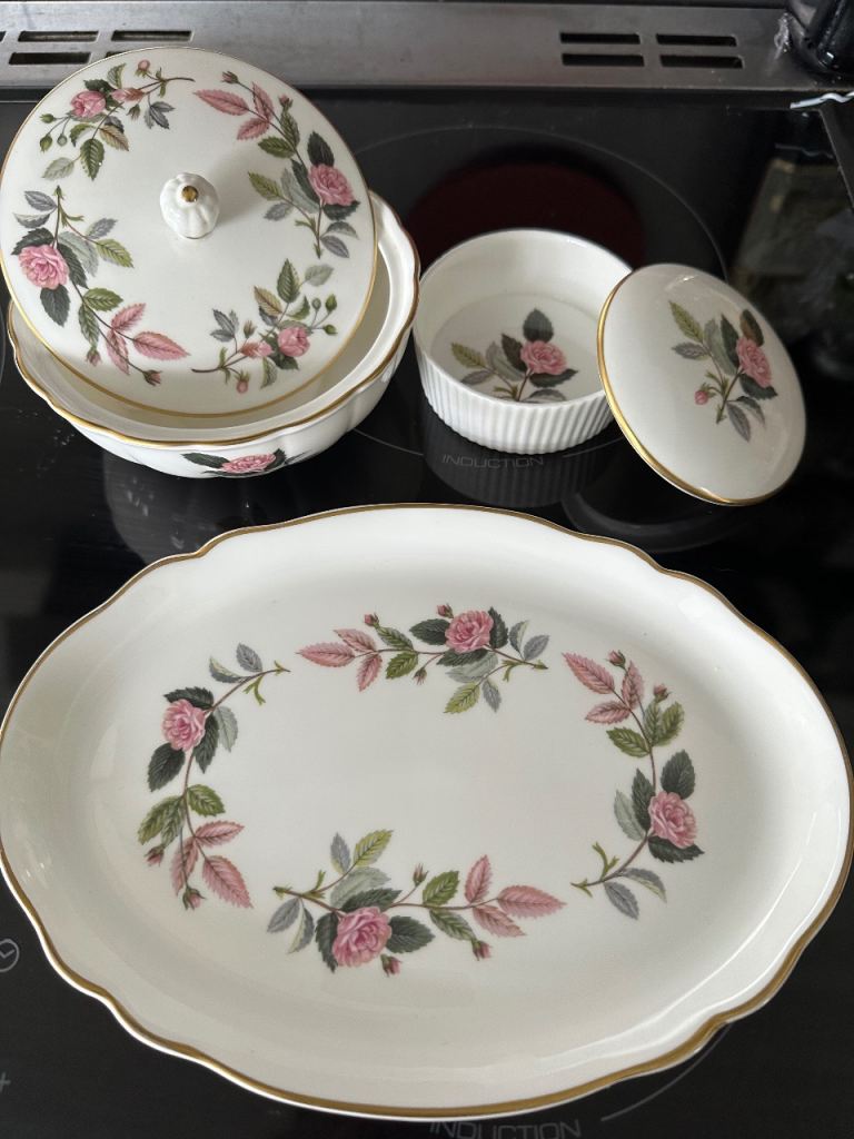 Wedgwood Hathaway Rose 