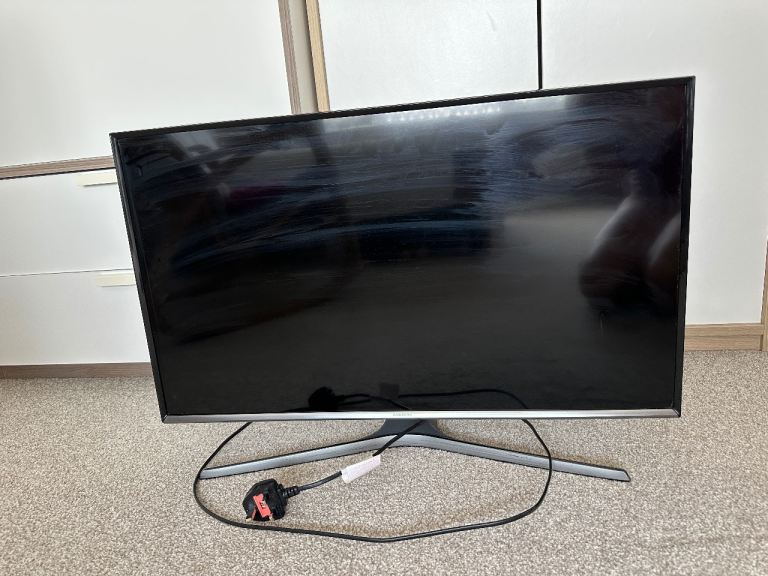 Samsung Flat Screen TV – 32 inch,  Good Condition, Black, collection only DA14