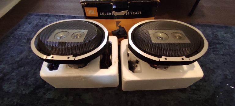 A pair on JBL T595 Limited speakers
