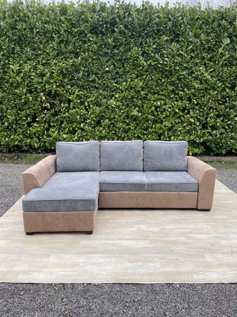 FREE DELIVERY 🥰🚚🥰 BROWN & GREY FABRIC CORNER SOFA BED WITH STORAGE GOOD CONDITION 