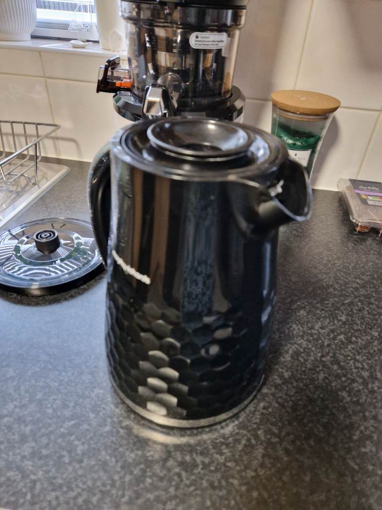 Black Textured Morphy Richards Electric Kettle  