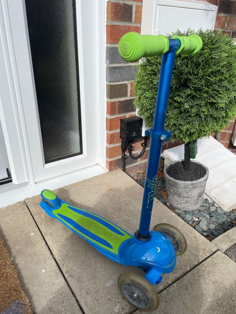 U-Move kids scooter LED wheels