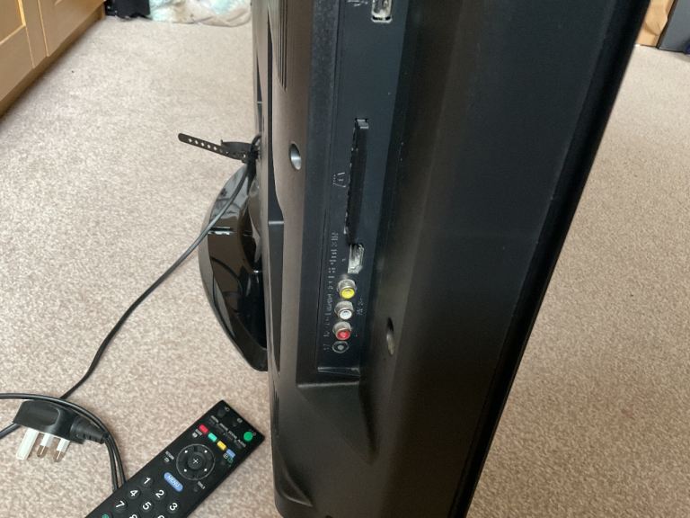 Sony Bravia 37” TV KDL37S5500 Television 1080P HD LCD 37 INCH 