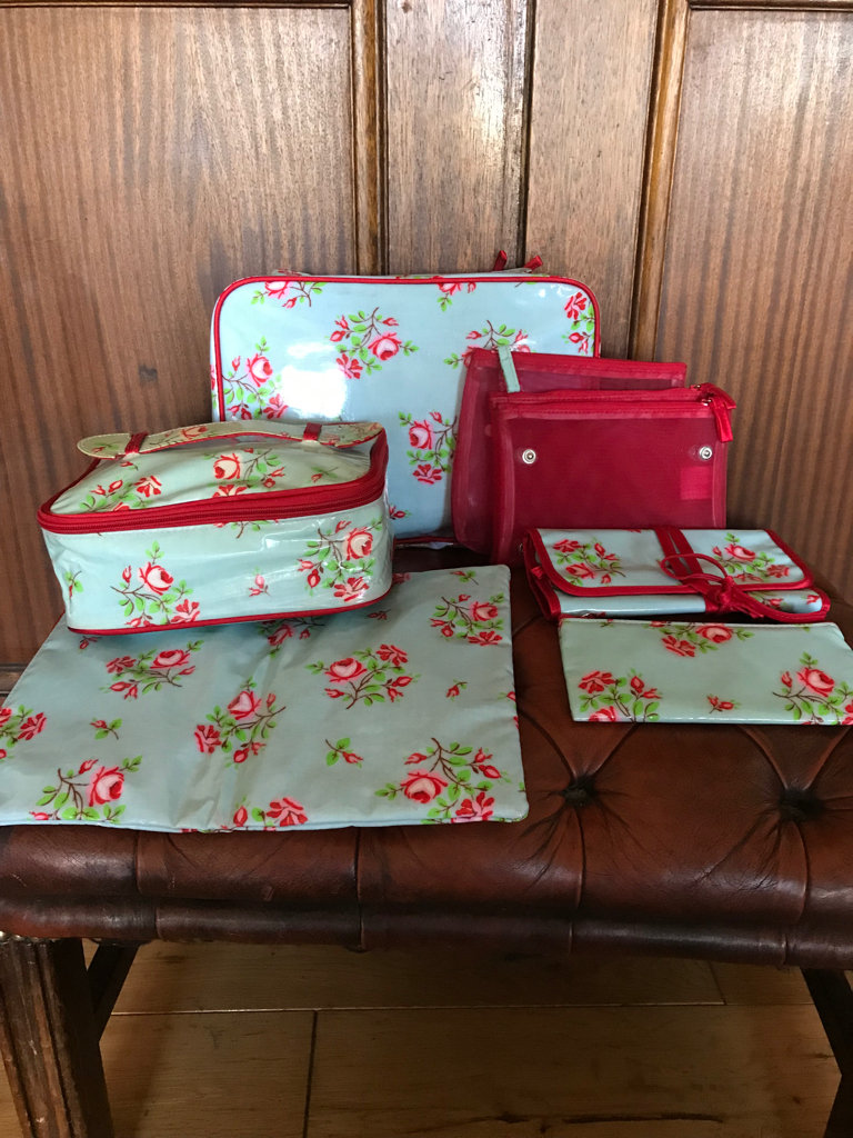 Pre-loved 8 Boots Rose Design Toiletry Bags