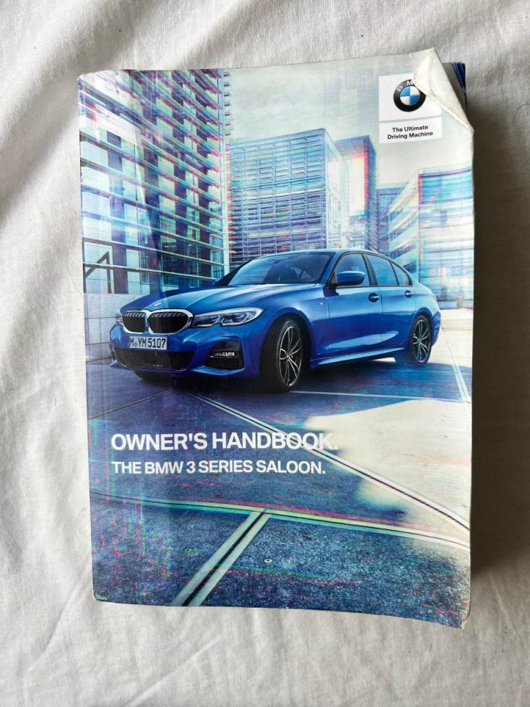 BMW 3 series manual and service intervals with Genuine BMW Pouch