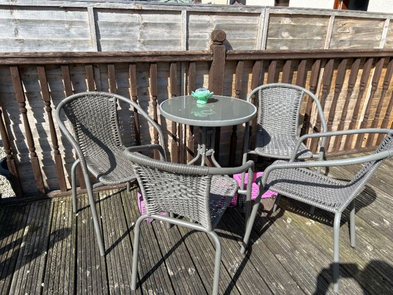 Small Table and 4 Chairs 