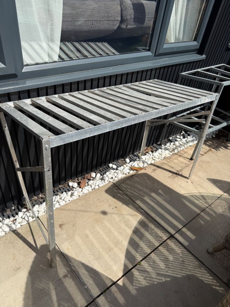 Greenhouse staging shelf 