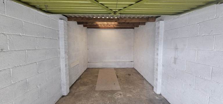 Garage to rent.  Large single garage. Hove. Secure/dry. Water tap. Available now. 