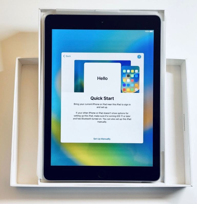 iPad 5th Generation 128GB Excellent condition 