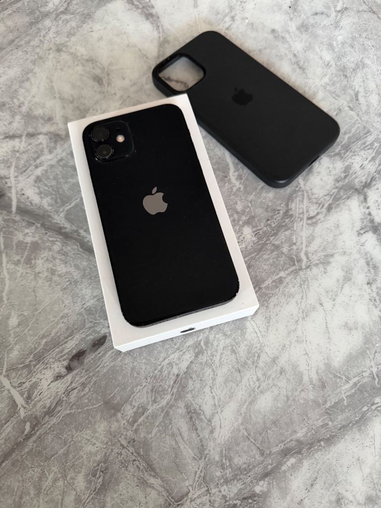 Apple iPhone SE 2nd Generation 2020 Black 64GB Unlocked 