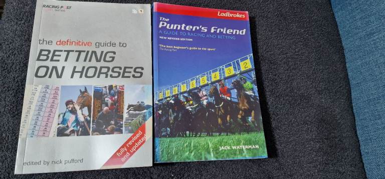 Horse Racing & Betting Guide Books X2 - Ladbrokes/ Racing Post - Paperbacks