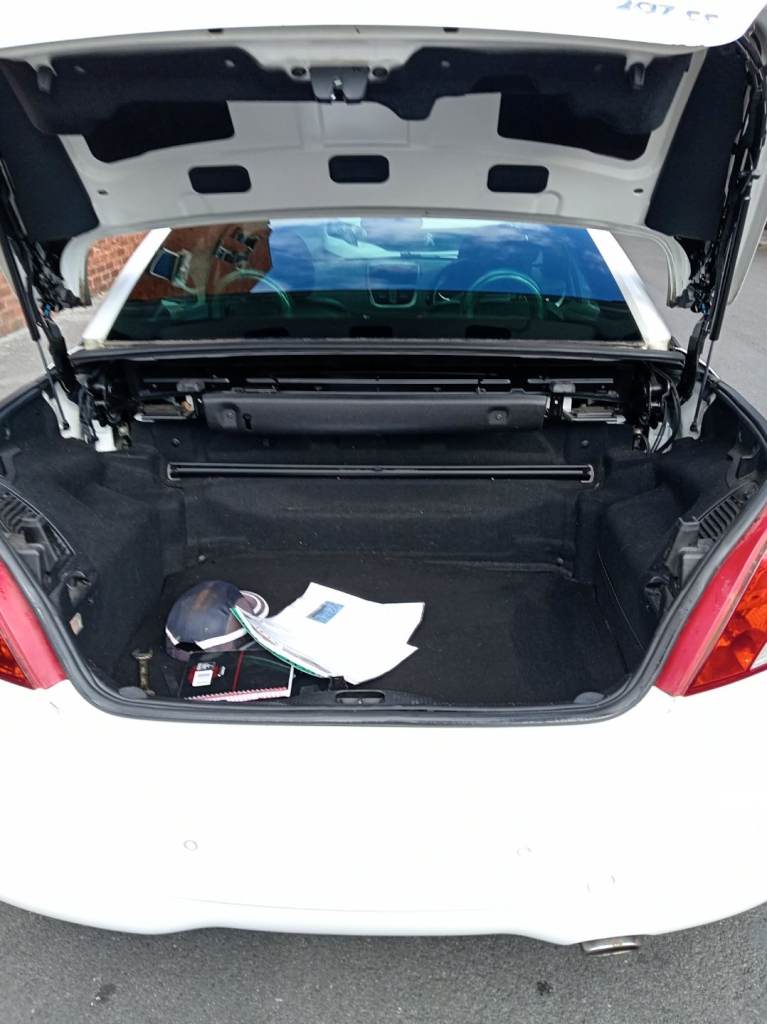 Peugeot, 207, Convertible, 2012, Manual, 1560 (cc), 2 doors