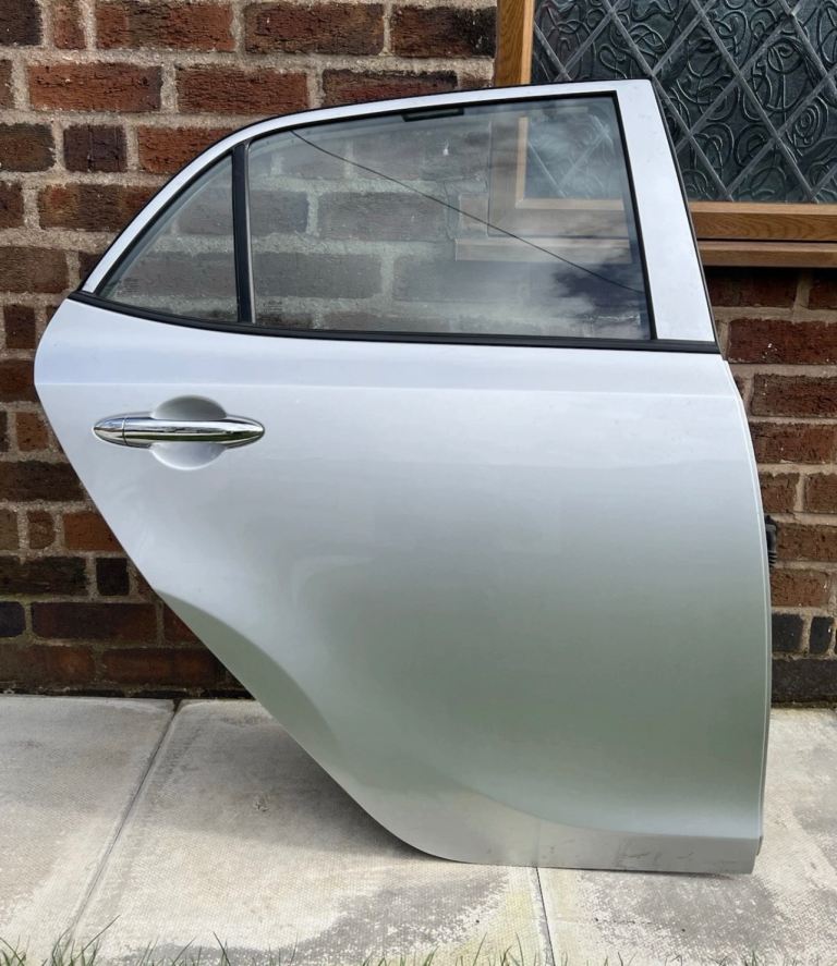 KIA PICANTO 3 - DRIVERS SIDE BACK DOOR - (Complete)