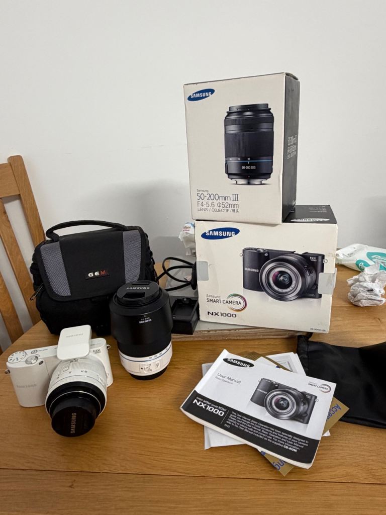 Samsung NX1000 camera 