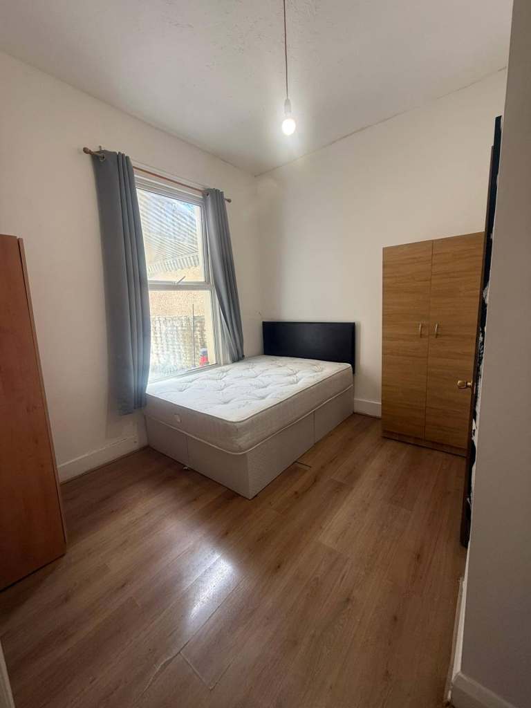 BEAUTIFUL ENSUITE DOUBLE ROOM FOR RENT IN HOUNSLOW 