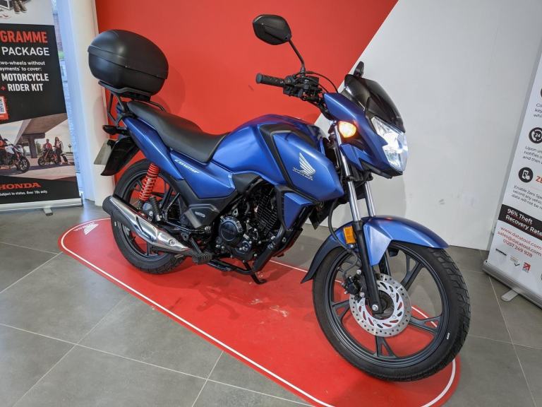 2024 HONDA CB125F BLUE METALLIC TOP BOX AND RACK FITTED SUPERB BIKE GREAT VALUE