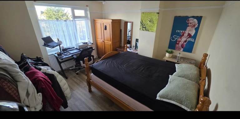 Double room available 