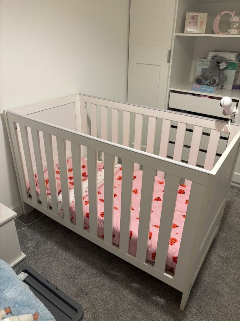 Obaby Nila Cot/Cotbed 