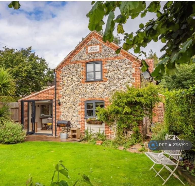 5 bedroom house in The Loke, Norwich, NR13 (5 bed) (#2716390)