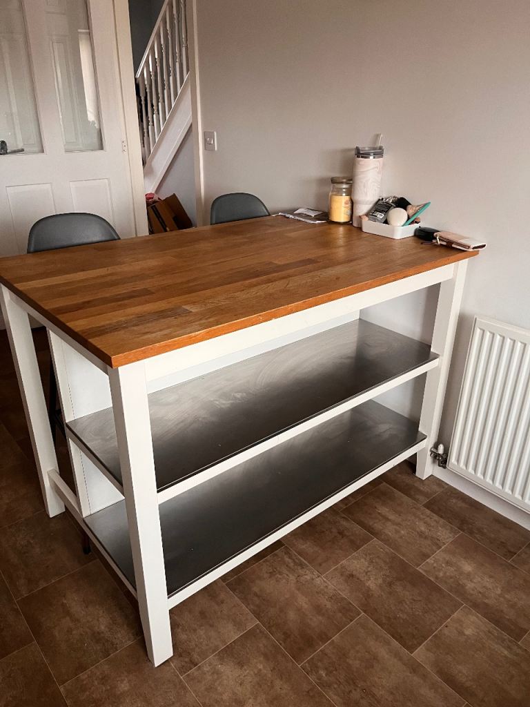 Kitchen breakfast bar / Island