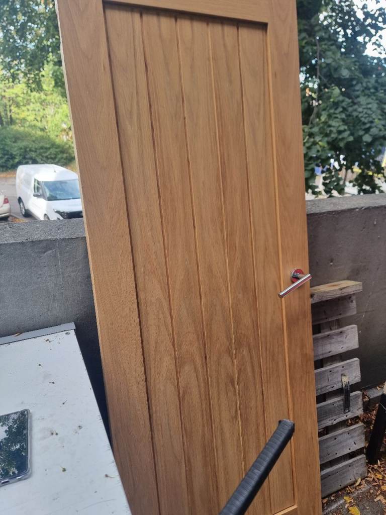 Solid Wood Internal Door with Modern Chrome Handle – 