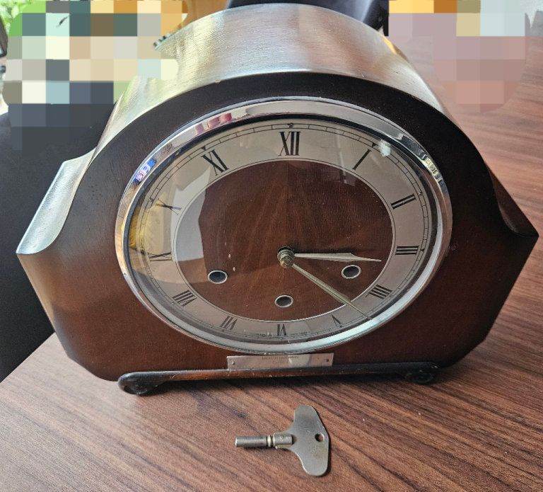 Winchester Chiming Clock - Chimes every 15 minutes for a traditional touch