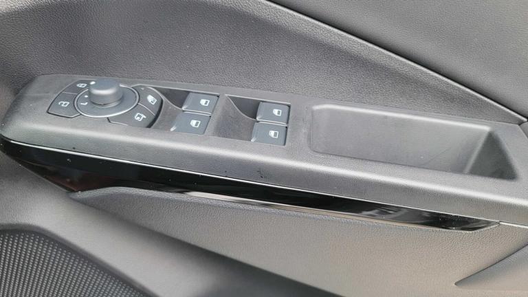 2025 Ford Puma 1.0 EcoBoost Hybrid mHEV ST-Line X 5dr HATCHBACK PETROL Manual